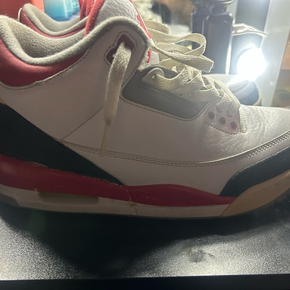 Jordan 3 Fire Red (2013) - Picture 1 of 8
